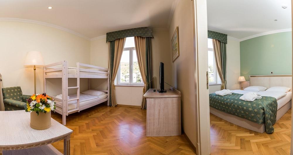Hotel Kvarner Palace تْسْغيكفانِتْسا المظهر الخارجي الصورة